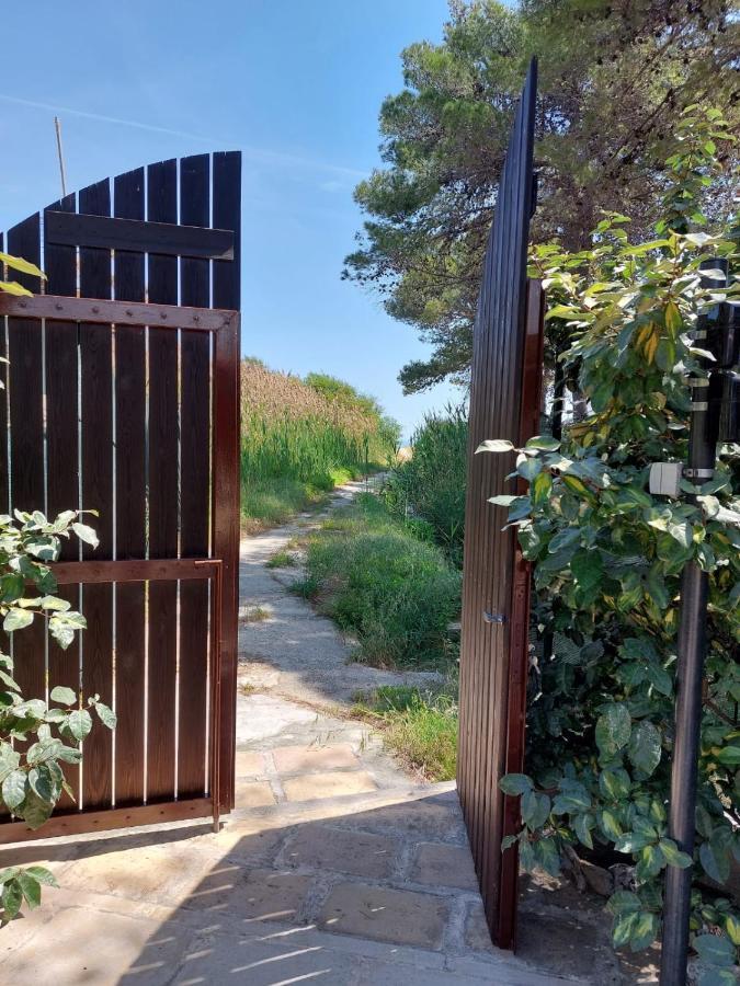 La Dimora In Riva Al Mare 호텔 비에스테 외부 사진